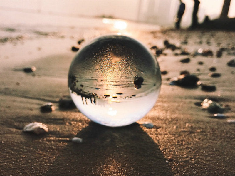 Be inventive with this Clear Crystal ball / Glass Globe Photography Ball