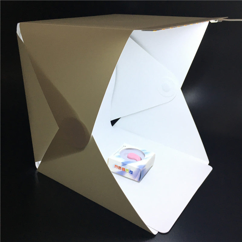 Portable foldable photostudio with integrated LED lights, for product-photography!